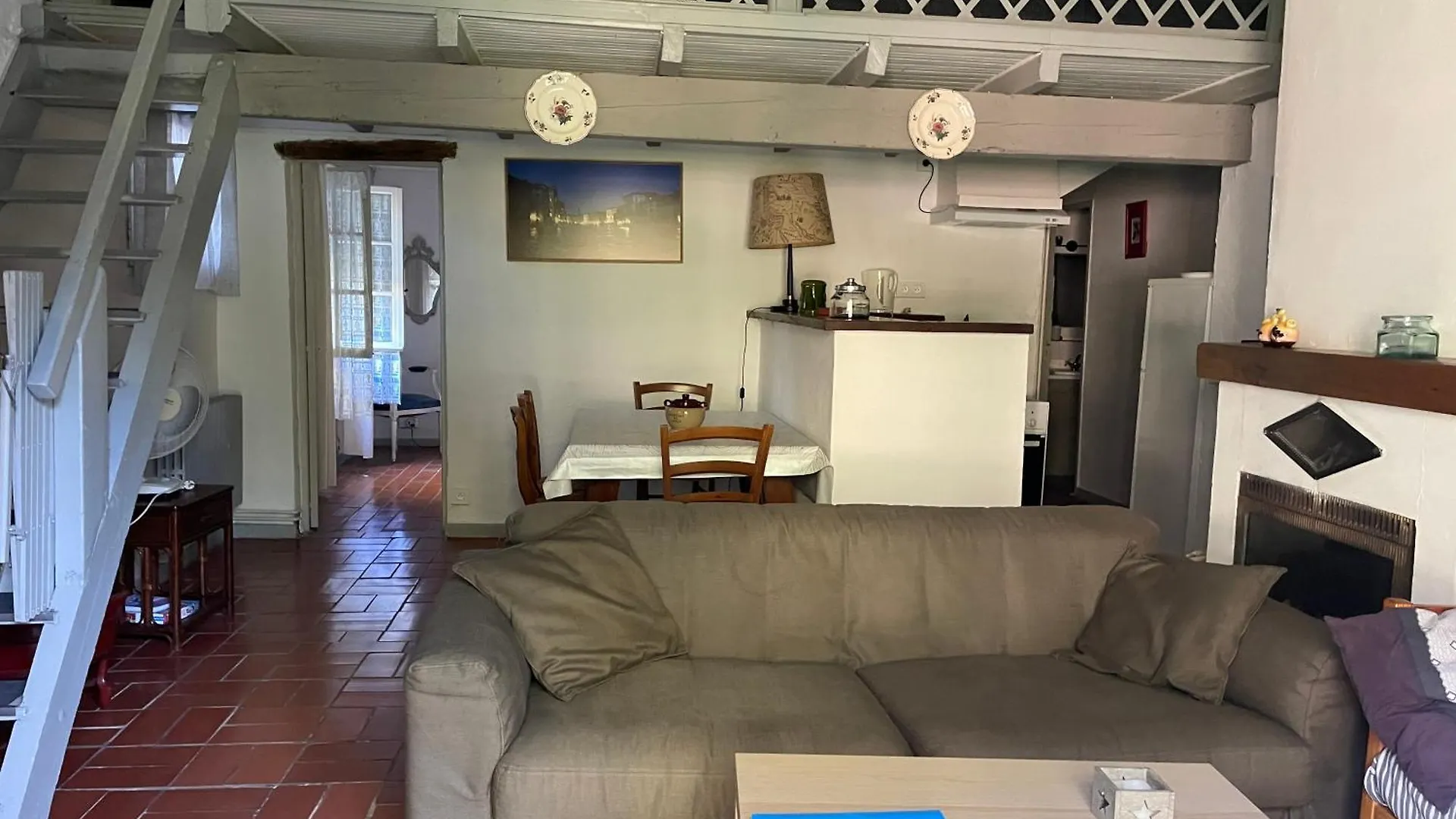 Bed & Breakfast Mas Grimaud - Gite- Studio Et Chambres D'Hotes Familiales Eygalières