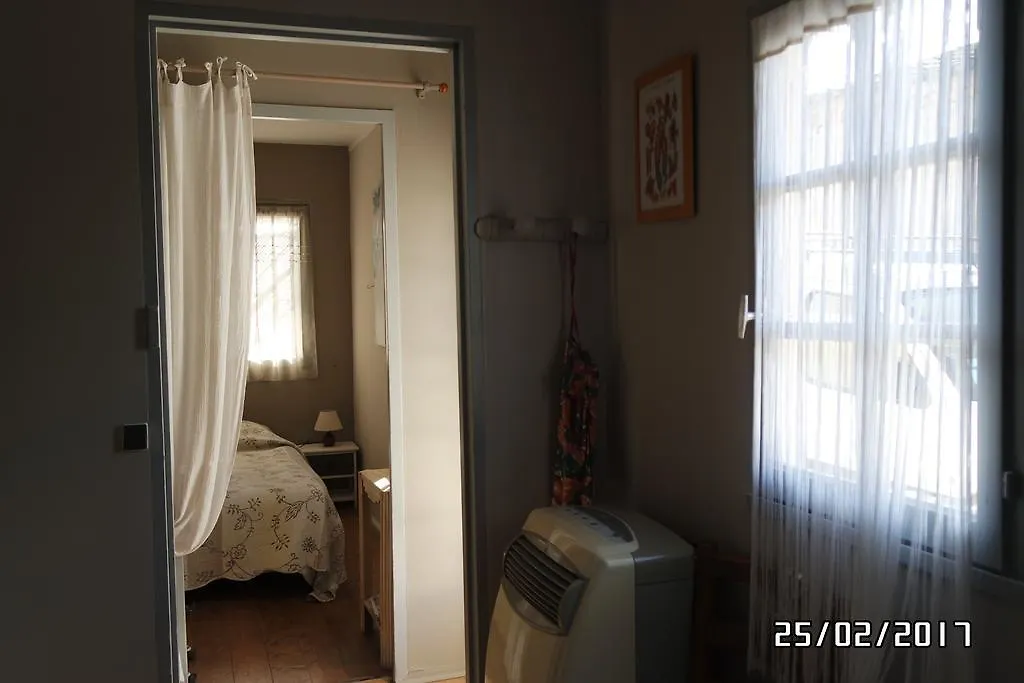 Bed & Breakfast Mas Grimaud - Gite- Studio Et Chambres D'Hotes Familiales Eygalières Francia