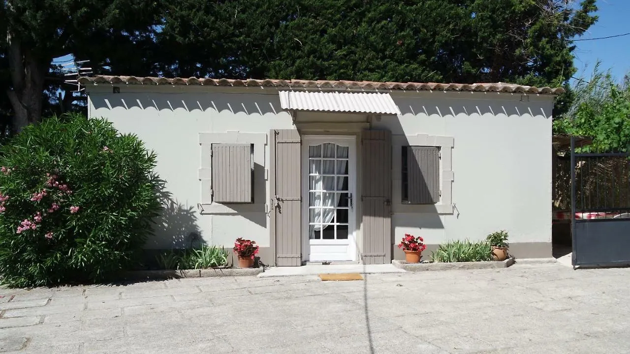 Bed & Breakfast Mas Grimaud - Gite- Studio Et Chambres D'Hotes Familiales Eygalières Francia
