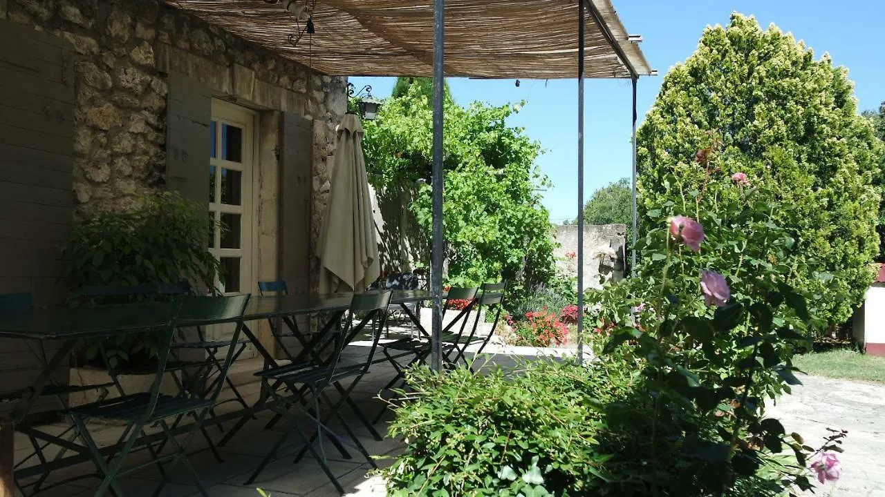 Bed & Breakfast Mas Grimaud - Gite- Studio Et Chambres D'Hotes Familiales Eygalières
